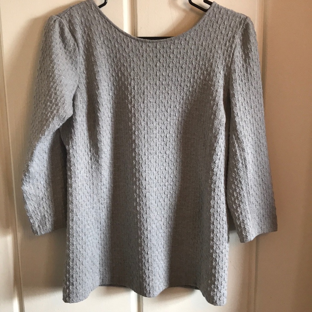 Adorable low back top! - Picture 4 of 6